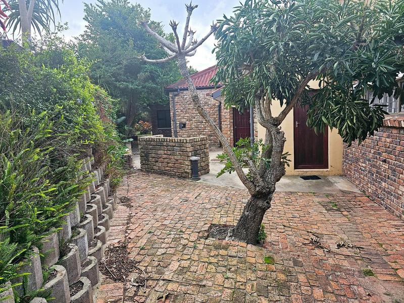 3 Bedroom Property for Sale in Mossel Bay Central Western Cape